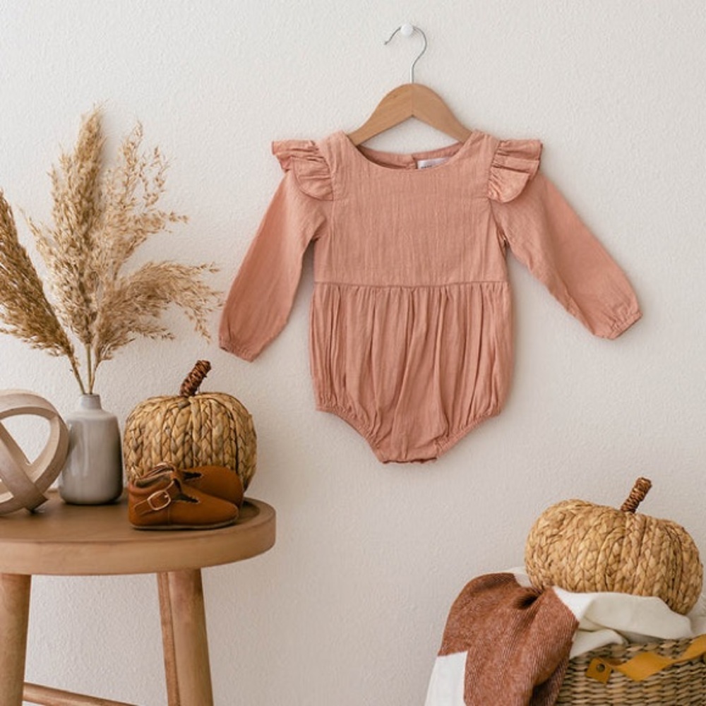 New Babe Basics Flutter Sleeve Linen Baby Romper Size 18-24 months